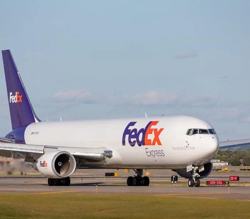 FedEx plane